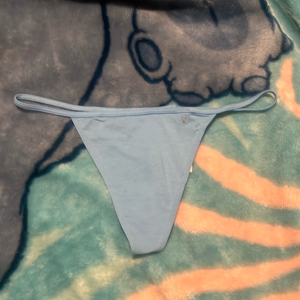 Victoria’s Secret V-String L